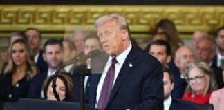 Trump giura da presidente Usa, il discorso: “Età dell’oro dell’America inizia ora”
