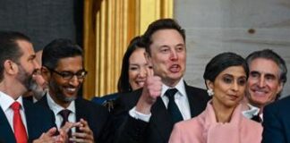 Trump promette bandiera Usa su Marte, Elon Musk esulta – Video