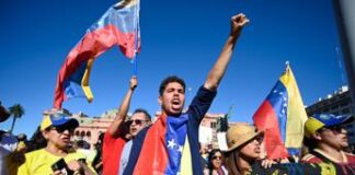 Venezuela, tensione per insediamento Maduro: chiuso confine con la Colombia