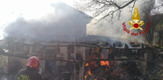 Incendio a Calvene. Nessun ferito, danni ingenti ad un’abitazione, salvo il ristorante e gli alloggi adiacenti. Incendio a Calvene brucia ristorante