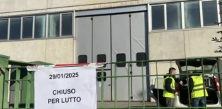 Operaio morto nel Padovano: incidente sul lavoro, fatale caduta dal tetto a 7 metri di altezza operaio morto padovano