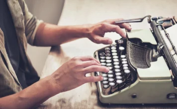 Palazzo Sturm aperto fino alle 20 per l’ultimo weekend della mostra dedicata a Olivetti Palazzo Sturm Olivetti, macchina per scrivere della mostra