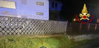 Incidente stradale a Vicenza, motociclista finisce nel canale e si ferisce. Soccorso da Suem e Vigili del Fuoco motociclista canale vicenza