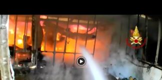 Due incendi nella stessa giornata tra Vicenza e Altavilla Vicentina: interventi tempestivi dei vigili del fuoco, i video Vigili del fuoco domano un incendio in un deposito ad Altavilla Vicentina