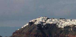 A Santorini 14mila scosse da fine gennaio, il premier invia aiuti