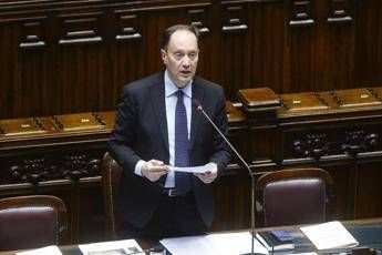 Ciriani: “Governo adirà vie legali contro chi lo ha accusato di spiare cronisti”