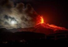 Etna, pericolo esplosioni con neve e lava: vietato scalare il vulcano