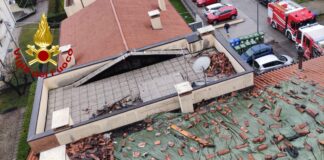 Incendio a Bassano del Grappa: distrutti due appartamenti e un tetto