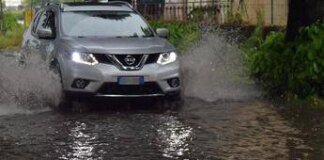 Maltempo Messina, automobilista salvato da sindaco e assessore