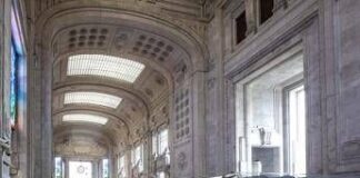 Milano, uomo armato in stazione Centrale: ricerche in corso