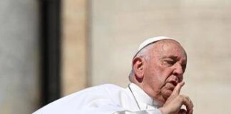 Papa Francesco ricoverato, Vaticano: “Ha riposato bene”