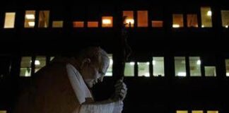 Papa, Vaticano: “Ha la polmonite bilaterale, quadro complesso”