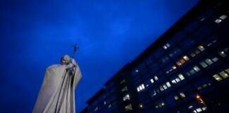 Papa, Vaticano: “In lieve miglioramento e senza febbre”