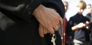 Papa, il cardinal Zuppi dà il via a maratona di preghiera nelle chiese italiane