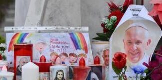 Papa ricoverato, Vaticano: “Condizioni critiche ma stazionarie. Nuova tac, prognosi riservata”