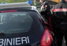 Roma, Maserati in fuga sperona auto carabinieri: scappano in 3, un arresto