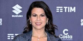 Sanremo 2025, Geppi Cucciari: “Un bacio alla Meloni? Lo mando col braccio di Elodie”