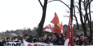Vicenza, la Rete degli Studenti Medi e i collettivi antifascisti in piazza contro “l’aggressione” al Liceo Pigafetta Rete degli Studenti Medi in piazza contro aggressione al Pigafetta
