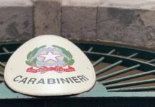 Segrega compagna e il suo bimbo e la picchia con una mazza chiodata, orrore a Napoli