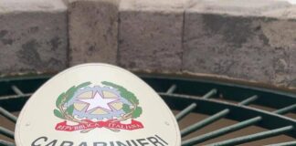 Segrega compagna e il suo bimbo e la picchia con una mazza chiodata, orrore a Napoli
