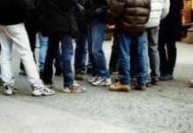 Teramo, 17enne disabile bastonato e gettato in cassonetto: la denuncia del papà sui social
