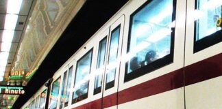 Metro D Roma: la grande opera riparte con costi triplicati. Valter Mainetti (Condotte 1880): “Pronti a finanziare con Pizzarotti il I° lotto” Un convoglio della Metro a Roma