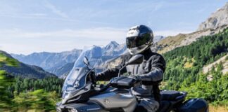 Yamaha presenta le nuove TRACER 9 e TRACER 9 GT 2025