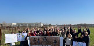 Capannone Colceresa: cittadini protestano contro la cementificazione. Europa Verde: “Regione vuole cemento”. Fratelli d’Italia: “Quattro gatti” colceresa capannone