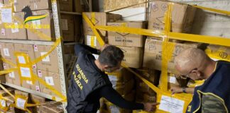 Giubileo 2025, ingente sequestro della Guardia di Finanza di oggettistica contraffatta Giubileo