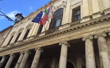 Firme false alle comunali 2023 di Vicenza: fissata l’udienza preliminare per i sedici indagati palazzo trissino comune vicenza sindaco possamai ringrazia polizia firme false