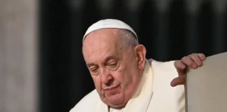 Papa Francesco, Vaticano: “Notte è trascorsa bene, sta riposando” Papa Francesco