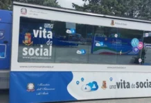 “Una vita da social” fa tappa a Vicenza. In Piazza Esedra la campagna informativa della Polizia di Stato sui rischi del web una vita da social campagna polizia di stato sul uso corretto del web