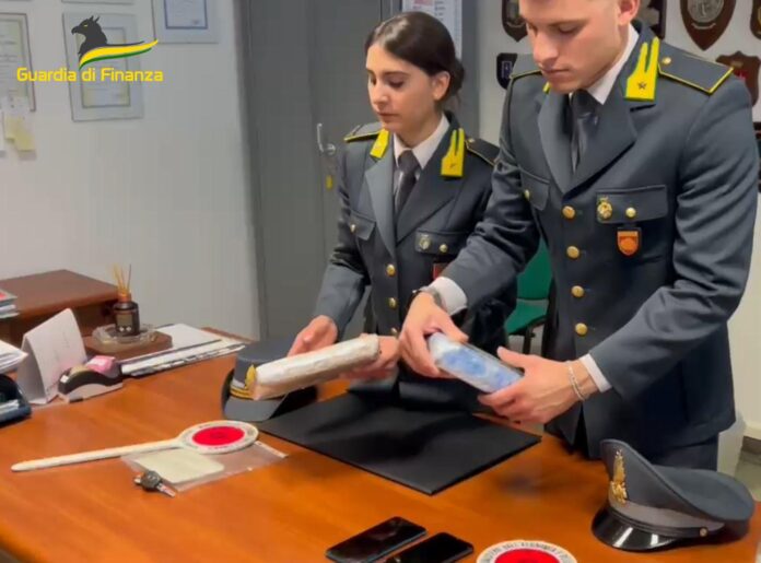 06032025_041530_Noventa stupefacenti 2 LOGO oltre 2 kg di cocaina in auto, arestato dalla guardia di finanza di Vicenza