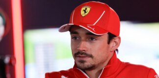 Ferrari, bagno di folla a Milano. Hamilton e Leclerc “Speciale”