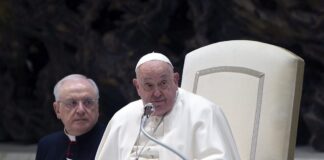 Il Papa in condizioni stabili e manda messaggio audio “Grazie per le preghiere”