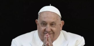 Condizioni stazionarie per Papa Francesco. Terapie, preghiera e riposo