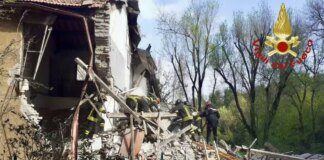 Crolla una palazzina a Monteverde a Roma, tratto in salvo un uomo