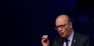 Valditara “Proporrò l’arresto in flagranza per chi aggredisce i prof”