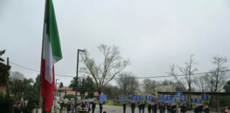 Venezia, cerimonia di alzabandiera dei paracadutisti del Triveneto a Forte Marghera