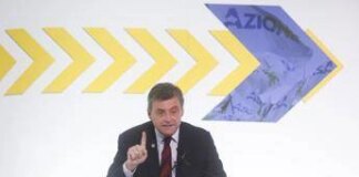 Azione, Calenda chiude il Congresso: “Meloni coraggiosa a venire”