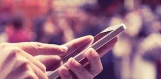 Con i device cresce il consumo notturno di tv, in pole film e sport