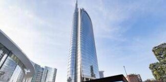 Fuorisalone di Milano, installazione AEG in Piazza Aulenti