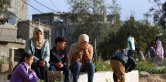 Gaza, Hamas accusa: raid su tenda di sfollati, morti 5 bimbi. Sirene suonano in Israele