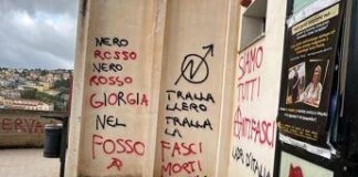 “Giorgia nel fosso”, scritte contro Meloni sui muri del teatro di Ozieri