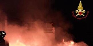 Incendi stabilimenti Ostia, fermato un 24enne