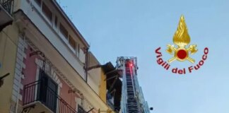 Incendio nella notte a Palermo, soccorsa una famiglia con tre bambini