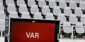 L’ex arbitro De Santis: “Var usato male, arbitri tornino a fare arbitri”