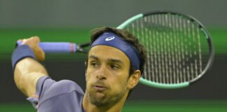 Musetti soffre ma vola al terzo turno di Miami, out Cinà