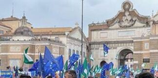 Manifestazione per l’Europa, una piazza ‘democratica’ e ‘popolare’ ma anche ‘anziana’ Roma, manifestazione per l'Europa