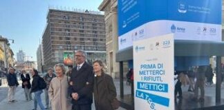 Milano, Amsa lancia campagna contro l’utilizzo improprio dei cestini stradali